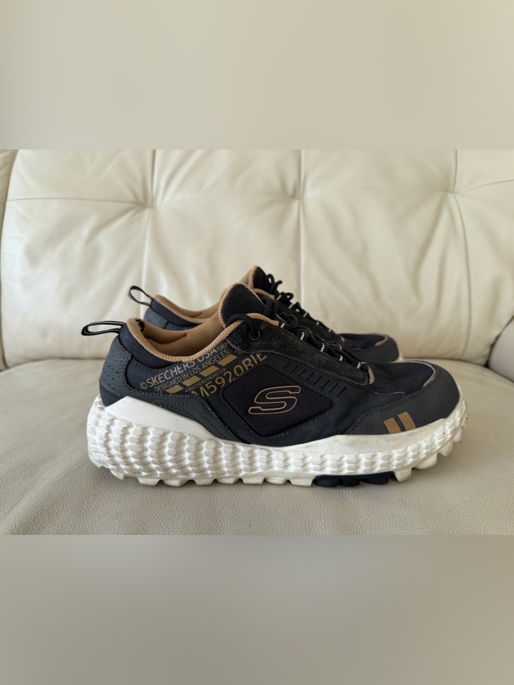 Skechers Monster Mens Sneakers Black Beige Size 10 Style 51715 Minor Flaw